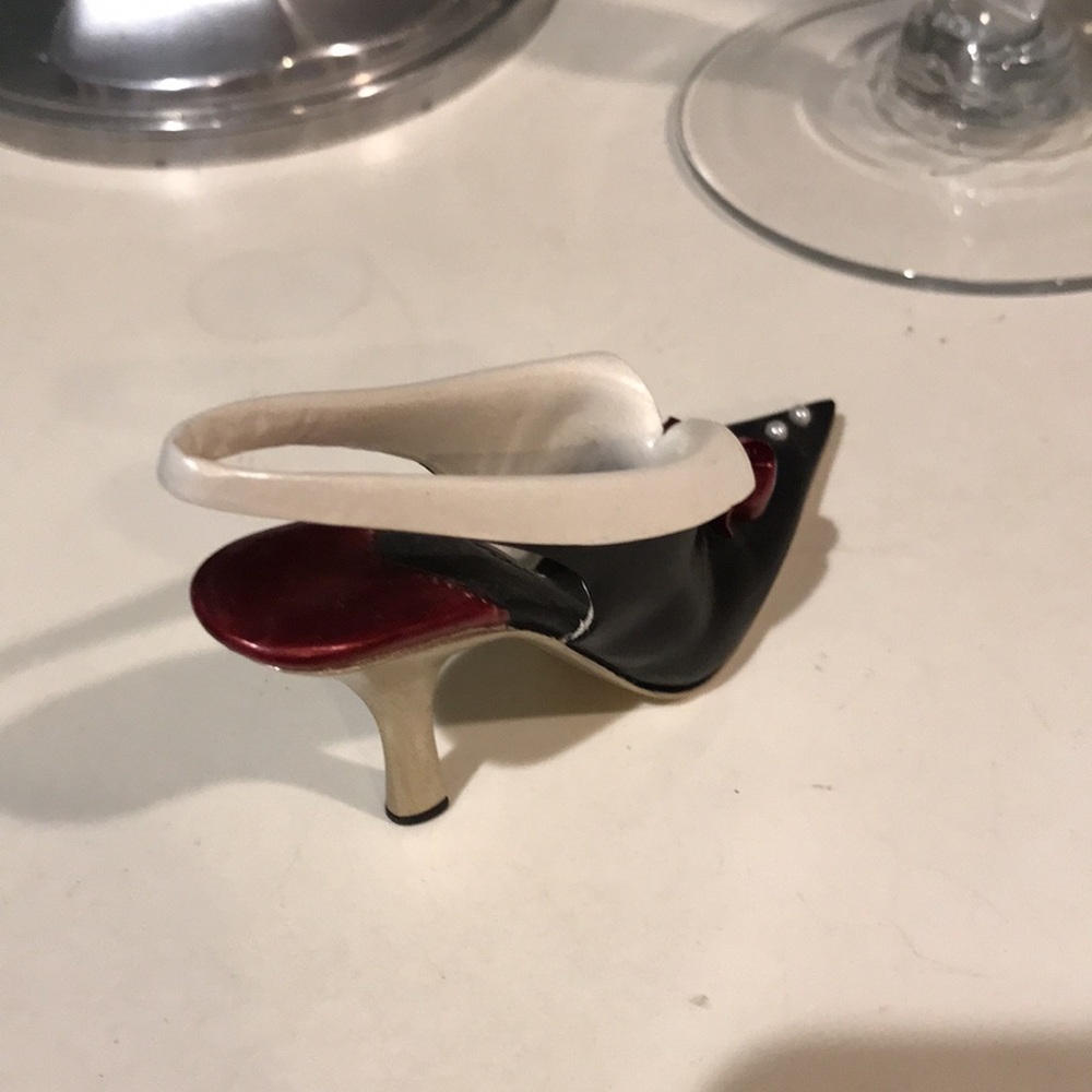 Just the Right Shoe Collectible. Design called Black Tie.  Item # 25618. No Box. - Picture 3 of 11